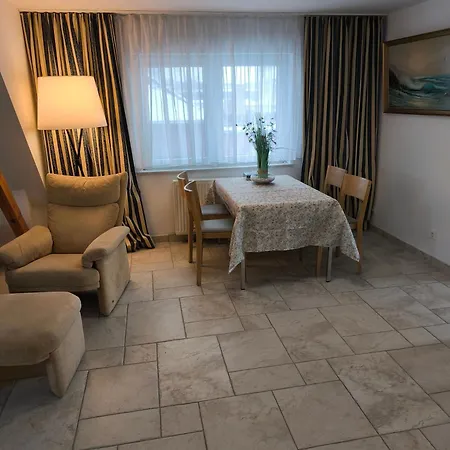 Maisonette With Large Terrace شقة *